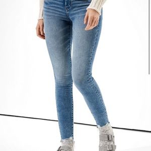 AE Hi Rise Distressed Bottom Jegging